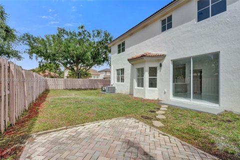 House in Davie, Florida 4 bedrooms, 197.32 sq.m. № 2063686 - photo 4