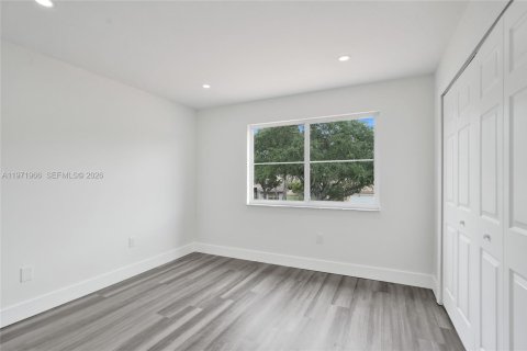 House in Davie, Florida 4 bedrooms, 197.32 sq.m. № 2063686 - photo 21