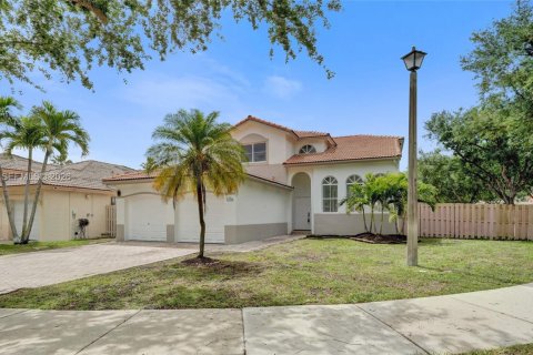 House in Davie, Florida 4 bedrooms, 197.32 sq.m. № 2063686