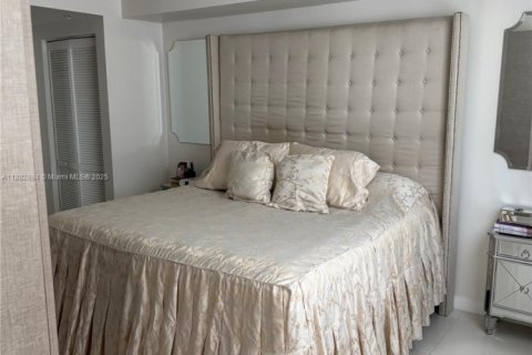 Condo in Doral, Florida, 2 bedrooms  № 1931983 - photo 20