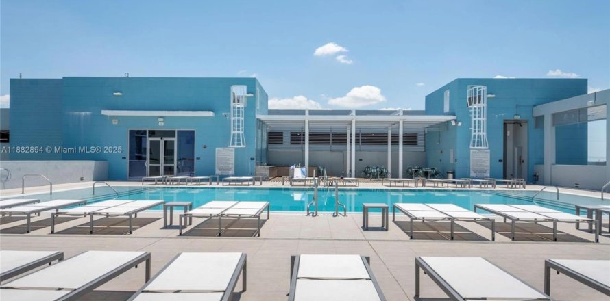 Condo in Doral, Florida, 2 bedrooms  № 1931983