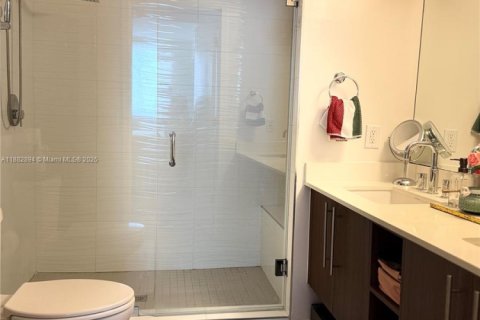 Condo in Doral, Florida, 2 bedrooms  № 1931983 - photo 18