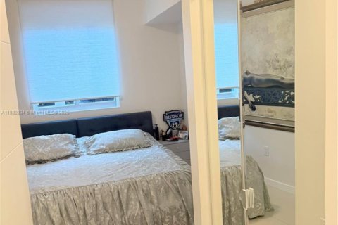 Condo in Doral, Florida, 2 bedrooms  № 1931983 - photo 25