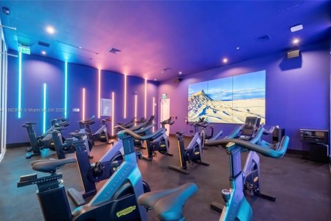 Condo in Doral, Florida, 2 bedrooms  № 1931983 - photo 4