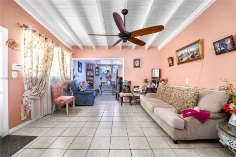 Casa en venta en Hollywood, Florida, 3 dormitorios, 150.59 m2 № 2244133 - foto 5