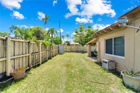 Casa en venta en Hollywood, Florida, 3 dormitorios, 150.59 m2 № 2244133 - foto 21