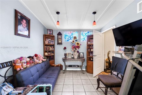 Casa en venta en Hollywood, Florida, 3 dormitorios, 150.59 m2 № 2244133 - foto 19