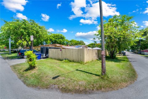 Casa en venta en Hollywood, Florida, 3 dormitorios, 150.59 m2 № 2244133 - foto 27