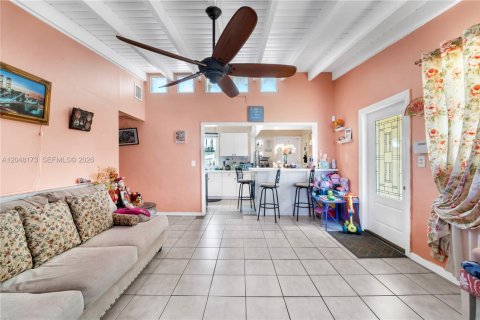 Casa en venta en Hollywood, Florida, 3 dormitorios, 150.59 m2 № 2244133 - foto 6