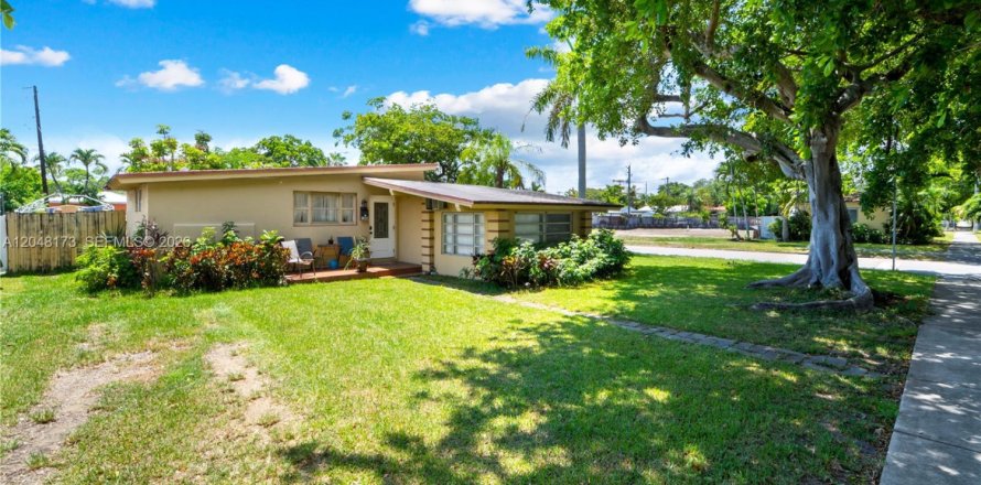 Casa en Hollywood, Florida 3 dormitorios, 150.59 m2 № 2244133
