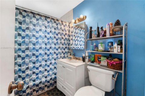Casa en venta en Hollywood, Florida, 3 dormitorios, 150.59 m2 № 2244133 - foto 15