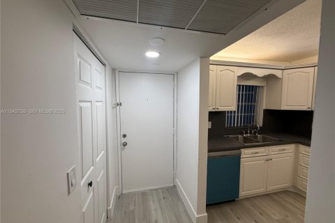 Copropriété à louer à Davie, Floride: 2 chambres, 89.19 m2 № 1999167 - photo 2