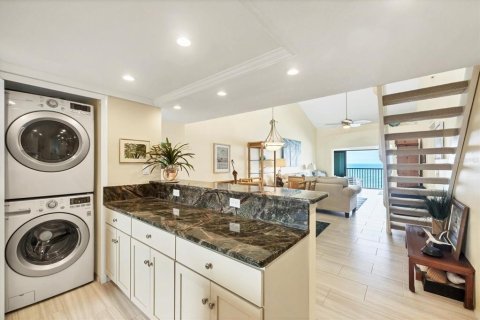 Condo in Englewood, Florida, 2 bedrooms  № 1746810 - photo 13