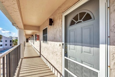 Condo in Englewood, Florida, 2 bedrooms  № 1746810 - photo 23