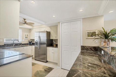 Condo in Englewood, Florida, 2 bedrooms  № 1746810 - photo 11