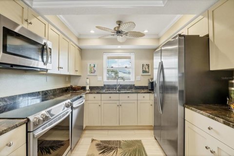 Condo in Englewood, Florida, 2 bedrooms  № 1746810 - photo 12