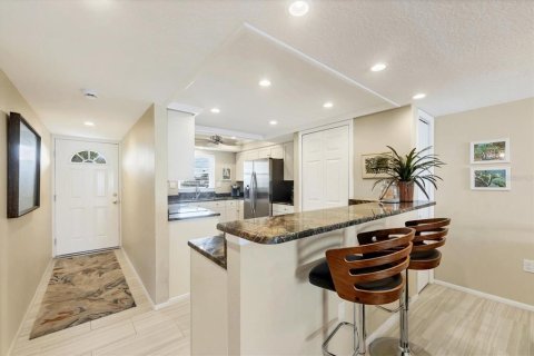 Condo in Englewood, Florida, 2 bedrooms  № 1746810 - photo 10