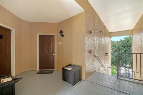 Condo in Sarasota, Florida, 2 bedrooms  № 1823259 - photo 2