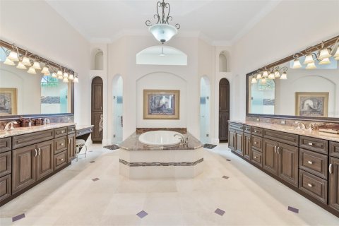 House in Windermere, Florida 5 bedrooms, 708.01 sq.m. № 1793033 - photo 10