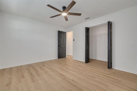 Commercial property in Saint Petersburg, Florida 6 bedrooms, 287.72 sq.m. № 2099101 - photo 19