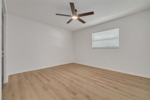 Commercial property in Saint Petersburg, Florida 6 bedrooms, 287.72 sq.m. № 2099101 - photo 18