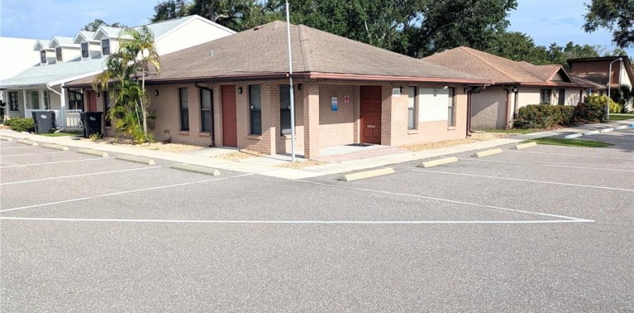 Propiedad comercial en Bradenton, Florida 189.89 m2 № 1915474