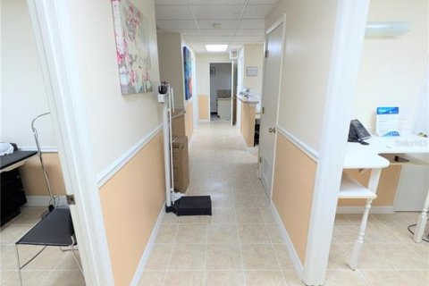 Propiedad comercial en alquiler en Bradenton, Florida, 189.89 m2 № 1915474 - foto 12