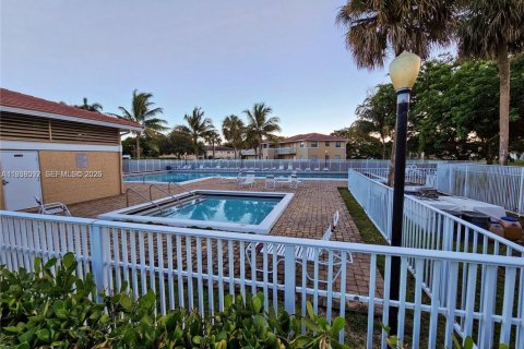Copropriété à vendre à Coral Springs, Floride: 2 chambres, 71.35 m2 № 1995772 - photo 10