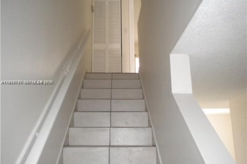 Снять в аренду кондоминиум в Майами, Флорида 2 спальни, 103.49м2, № 2079077 - фото 3