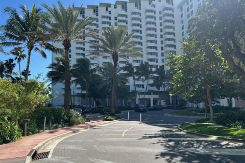 Condominio en venta en Miami Beach, Florida, 52.58 m2 № 1868550 - foto 2