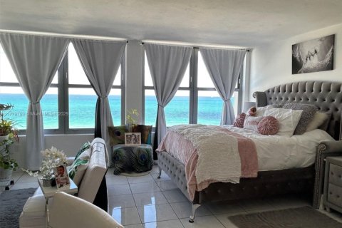 Condominio en venta en Miami Beach, Florida, 52.58 m2 № 1868550 - foto 8