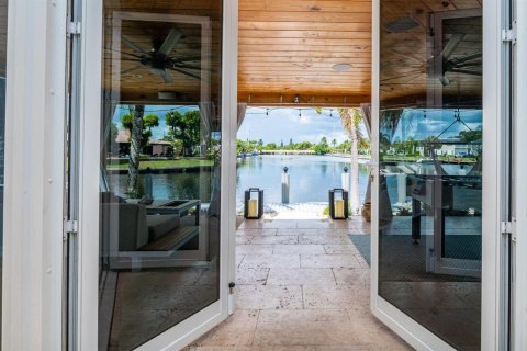 Villa ou maison à louer à Fort Lauderdale, Floride: 5 chambres, 317.08 m2 № 2245717 - photo 17