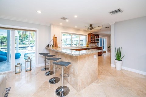 Villa ou maison à louer à Fort Lauderdale, Floride: 5 chambres, 317.08 m2 № 2245717 - photo 9