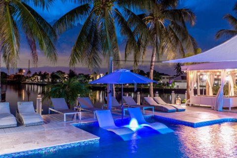 Villa ou maison à louer à Fort Lauderdale, Floride: 5 chambres, 317.08 m2 № 2245717 - photo 14