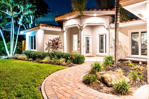 Villa ou maison à louer à Fort Lauderdale, Floride: 5 chambres, 317.08 m2 № 2245717 - photo 4