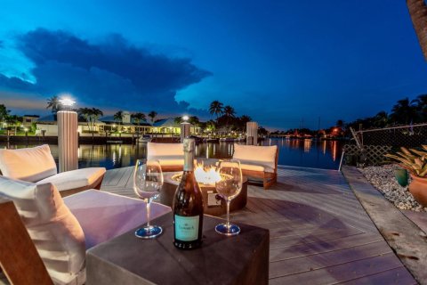 Villa ou maison à louer à Fort Lauderdale, Floride: 5 chambres, 317.08 m2 № 2245717 - photo 25