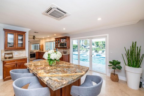 Villa ou maison à louer à Fort Lauderdale, Floride: 5 chambres, 317.08 m2 № 2245717 - photo 10