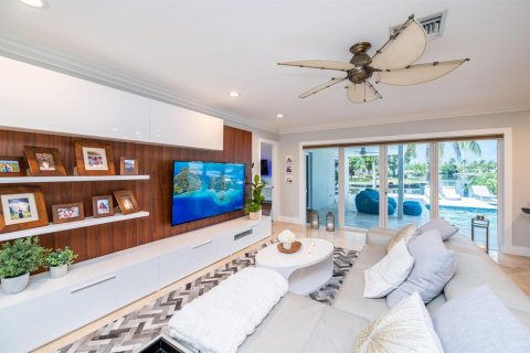 Villa ou maison à louer à Fort Lauderdale, Floride: 5 chambres, 317.08 m2 № 2245717 - photo 12