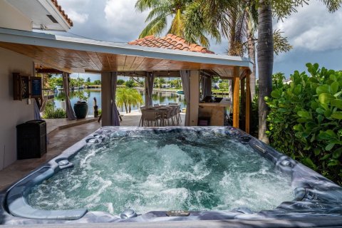 Villa ou maison à louer à Fort Lauderdale, Floride: 5 chambres, 317.08 m2 № 2245717 - photo 23