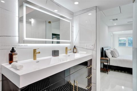 Casa en alquiler en Dania Beach, Florida, 4 dormitorios, 179.3 m2 № 1921214 - foto 13