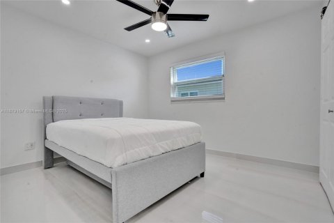 Casa en alquiler en Dania Beach, Florida, 4 dormitorios, 179.3 m2 № 1921214 - foto 16