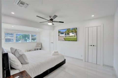Casa en alquiler en Dania Beach, Florida, 4 dormitorios, 179.3 m2 № 1921214 - foto 18