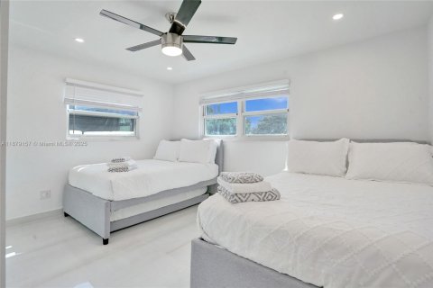 Casa en alquiler en Dania Beach, Florida, 4 dormitorios, 179.3 m2 № 1921214 - foto 19