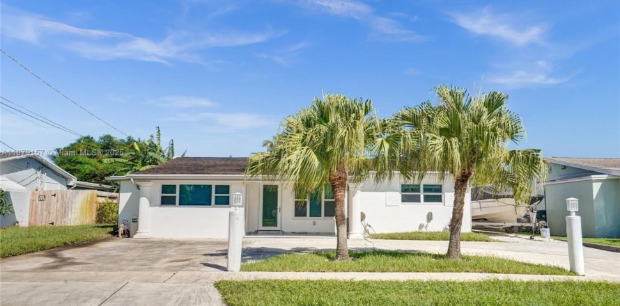 Casa en Dania Beach, Florida 4 dormitorios, 179.3 m2 № 1921214