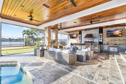 House in Safety Harbor, Florida 5 bedrooms, 928.74 sq.m. № 2106723 - photo 29