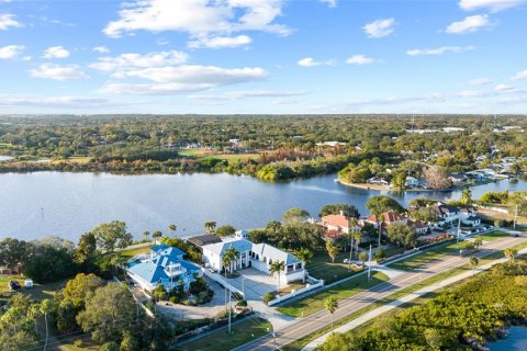 House in Safety Harbor, Florida 5 bedrooms, 928.74 sq.m. № 2106723 - photo 3