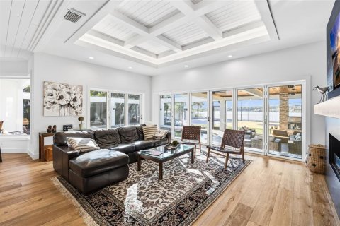 House in Safety Harbor, Florida 5 bedrooms, 928.74 sq.m. № 2106723 - photo 27