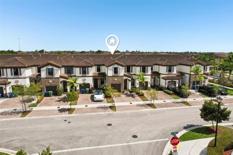 Таунхаус в Хайалиа, Флорида 4 спальни, 178.47м2 № 2060804