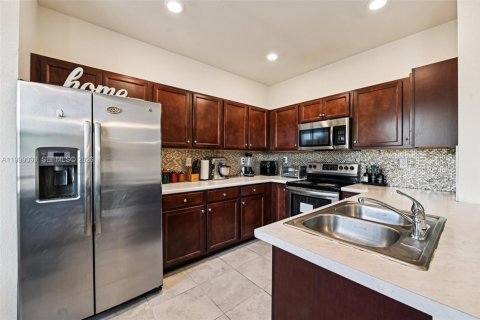 Купить таунхаус в Хайалиа, Флорида 4 спальни, 178.47м2, № 2060804 - фото 19