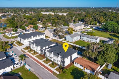 Townhouse in Longwood, Florida 3 bedrooms, 170.48 sq.m. № 2099287 - photo 24